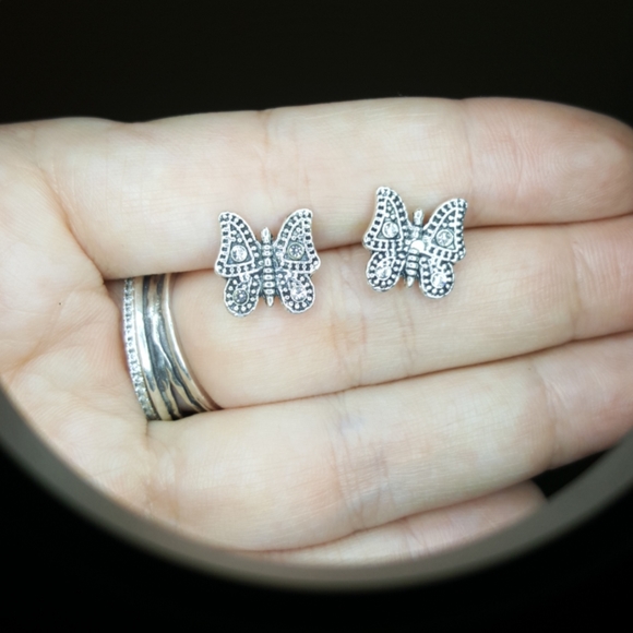 Butterfly Medium Stud Earrings Silver Alloy - Picture 3 of 7